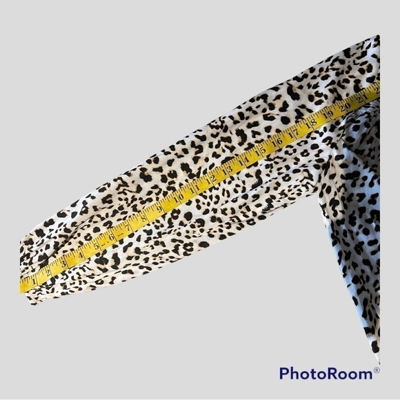 EUC Banana Republic Leopard print top, Size Small. - Picture 8 of 8